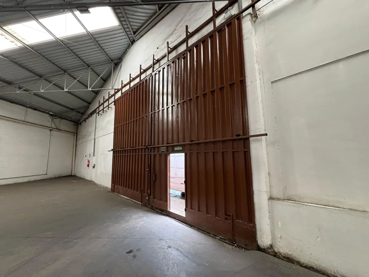 Galpão logístico com docas - 1.470 m² - Juliana