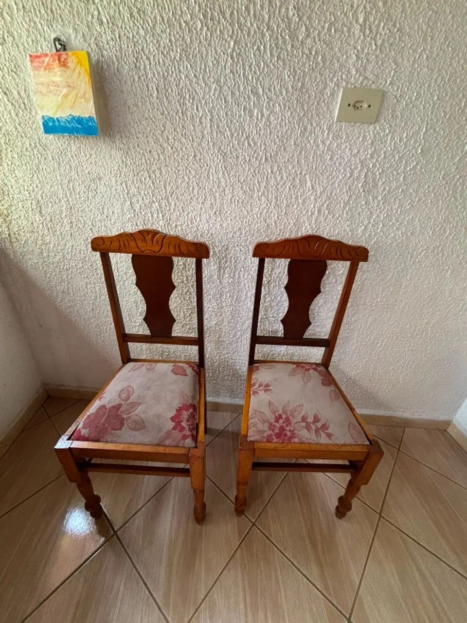 Par de Cadeiras Antigas em Madeira Maciça - Estilo Rústico / Colonial