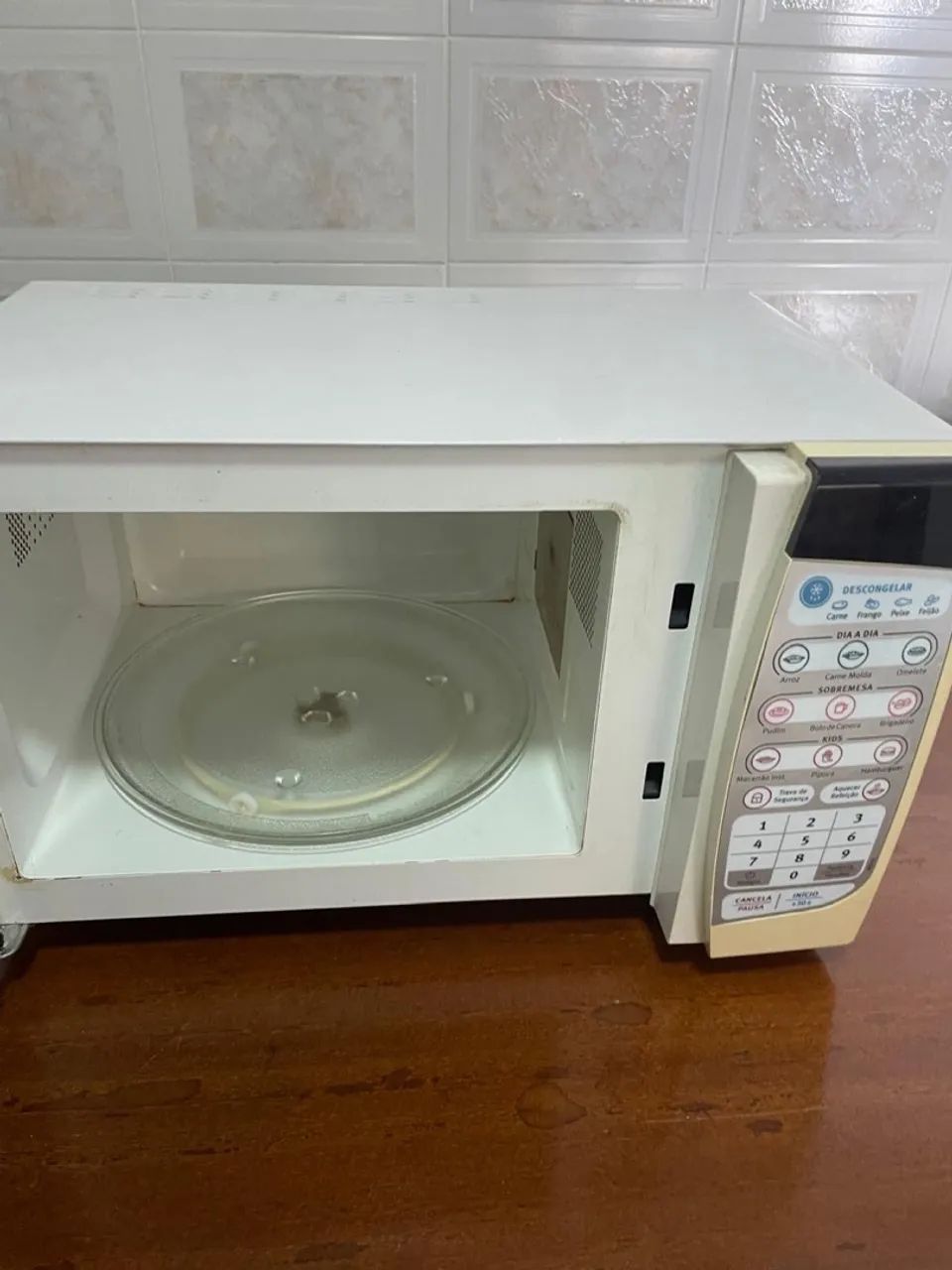 Microondas Eletrolux 220v - Foto 2