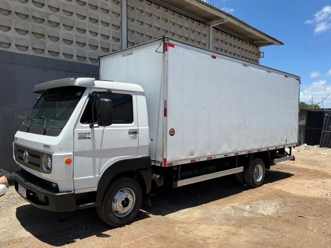 VW delivery 10-160 