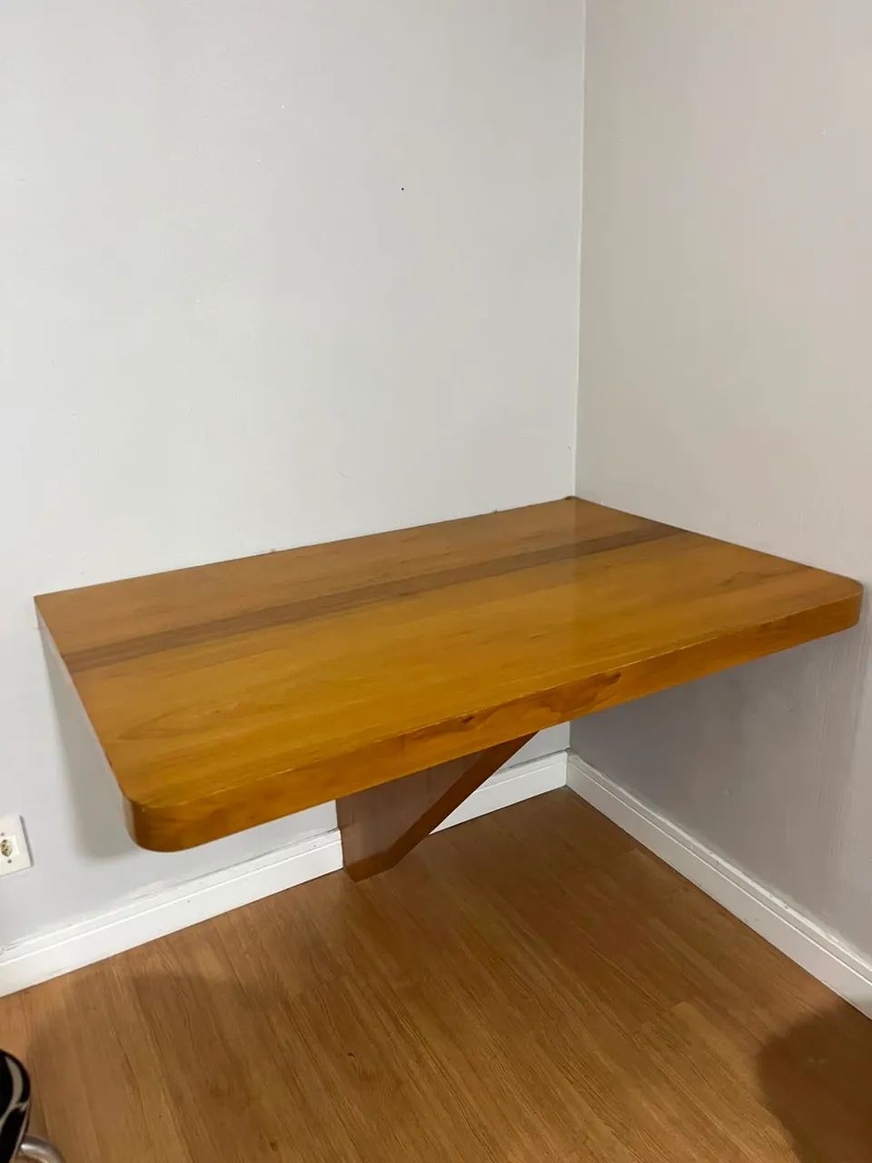 Mesa flutuante de madeira maciça + 4 cadeiras - Foto 3