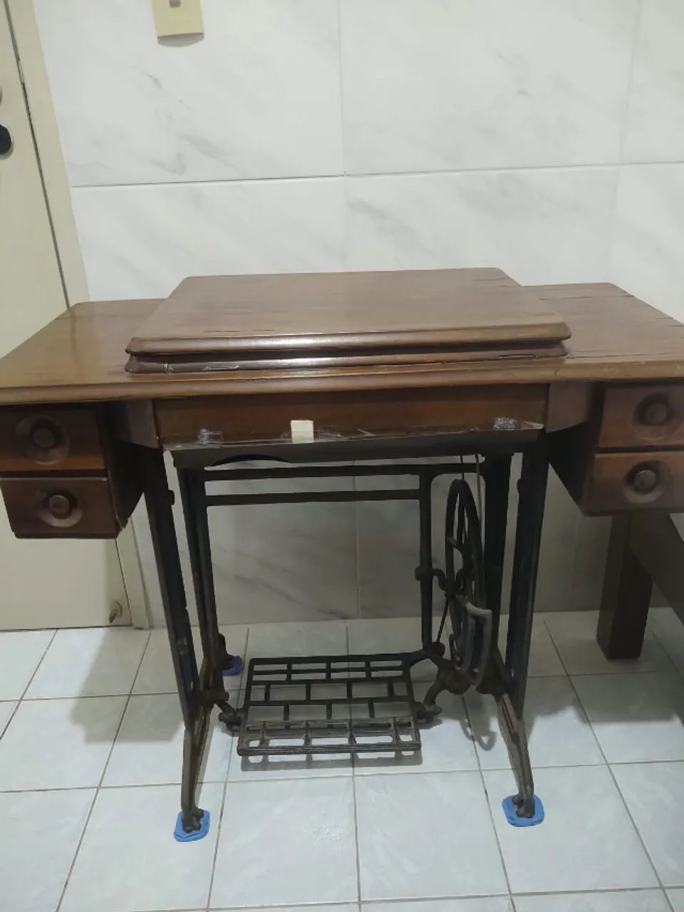 Máquina de costura antiga 