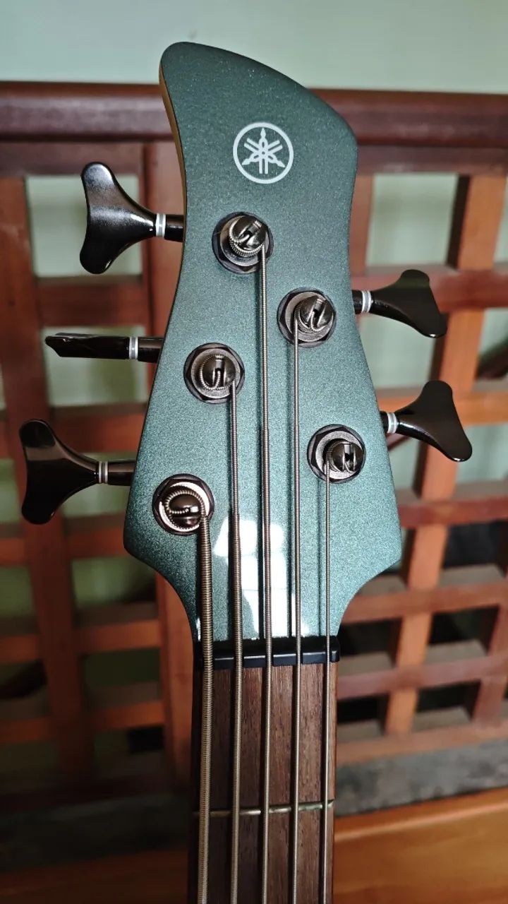 Baixo Yamaha 5c TRBX305 com bag - Foto 4