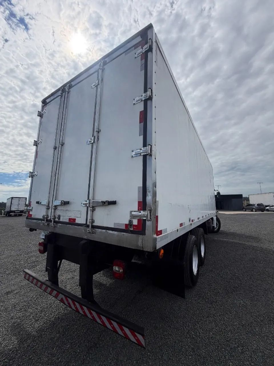 VW COSTELLATION 24-250  6X2  2011 - Foto 5