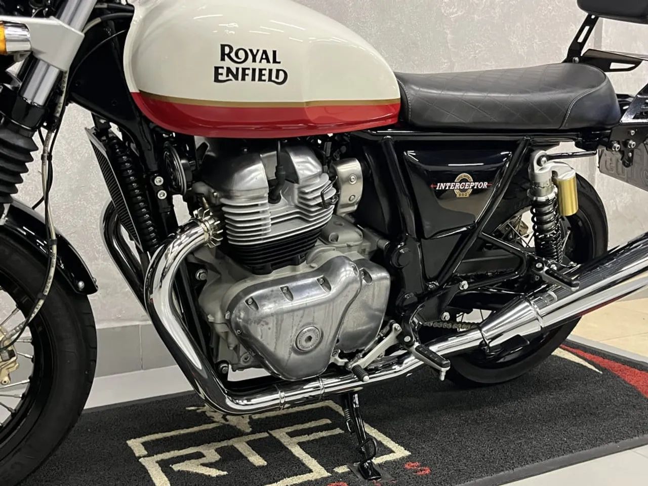 Royal Enfield Interceptor 650CC ABS 2022 - Foto 5