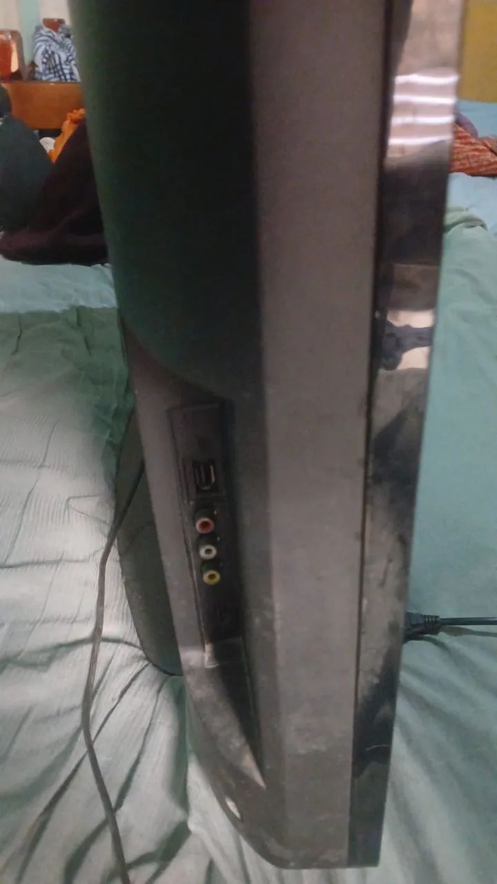 Vendo Tv Philco 32 polegadas, não é smart