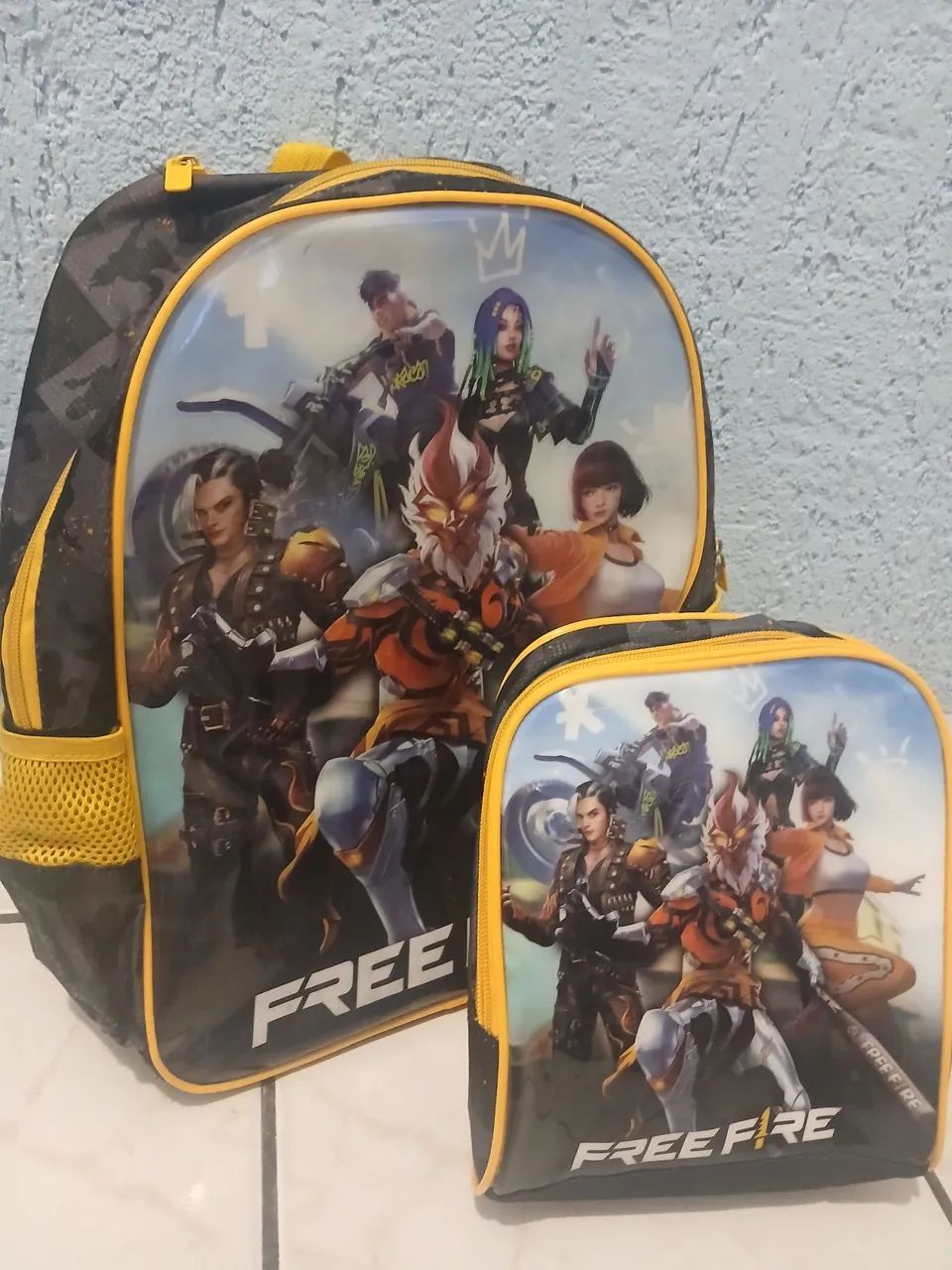Mochila escolar com lancheira