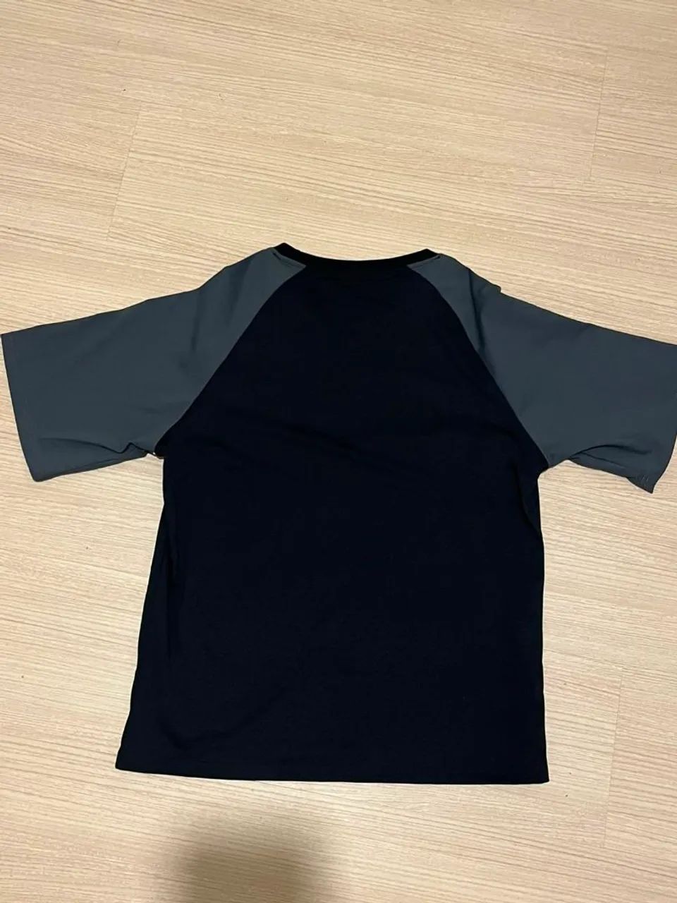 Camisa masculina preta e cinza  - Foto 2