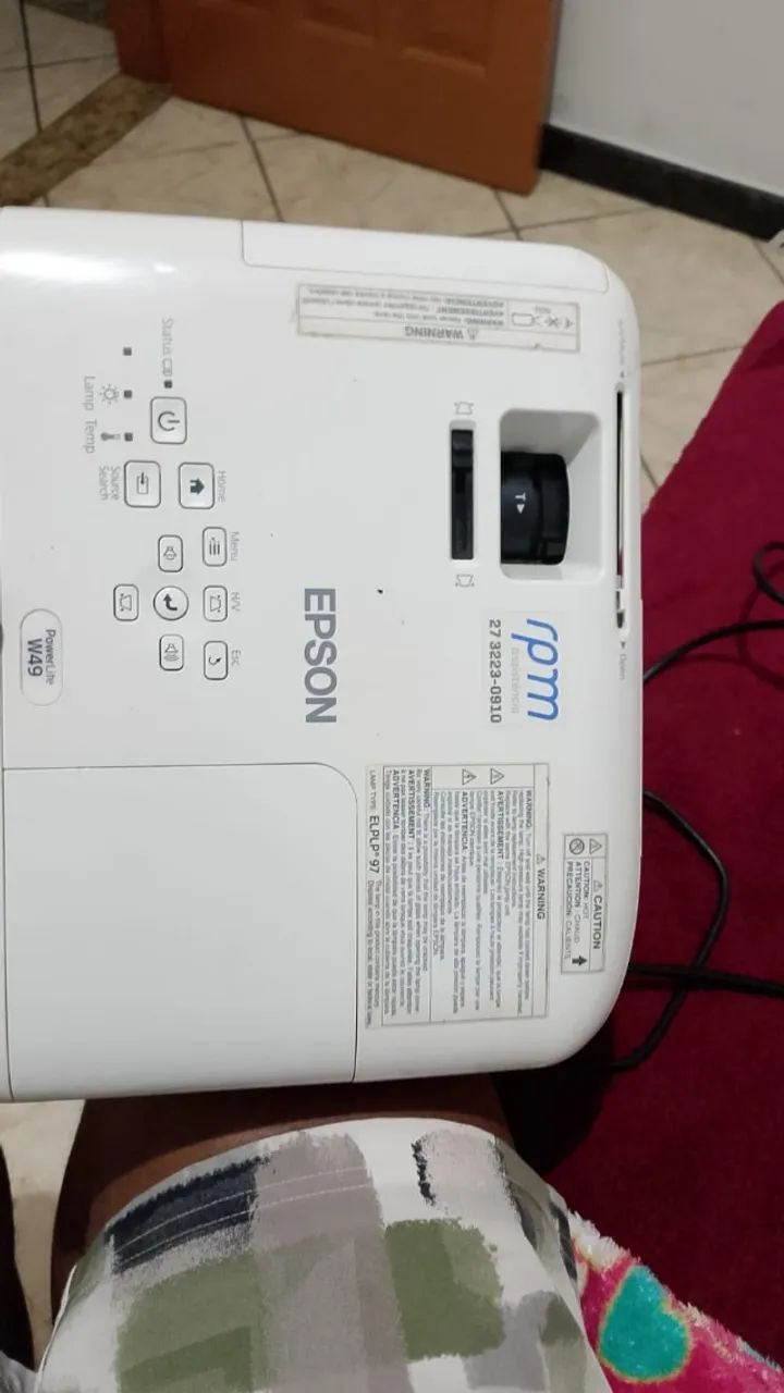 Vendo projetor Epson W49  - Foto 3