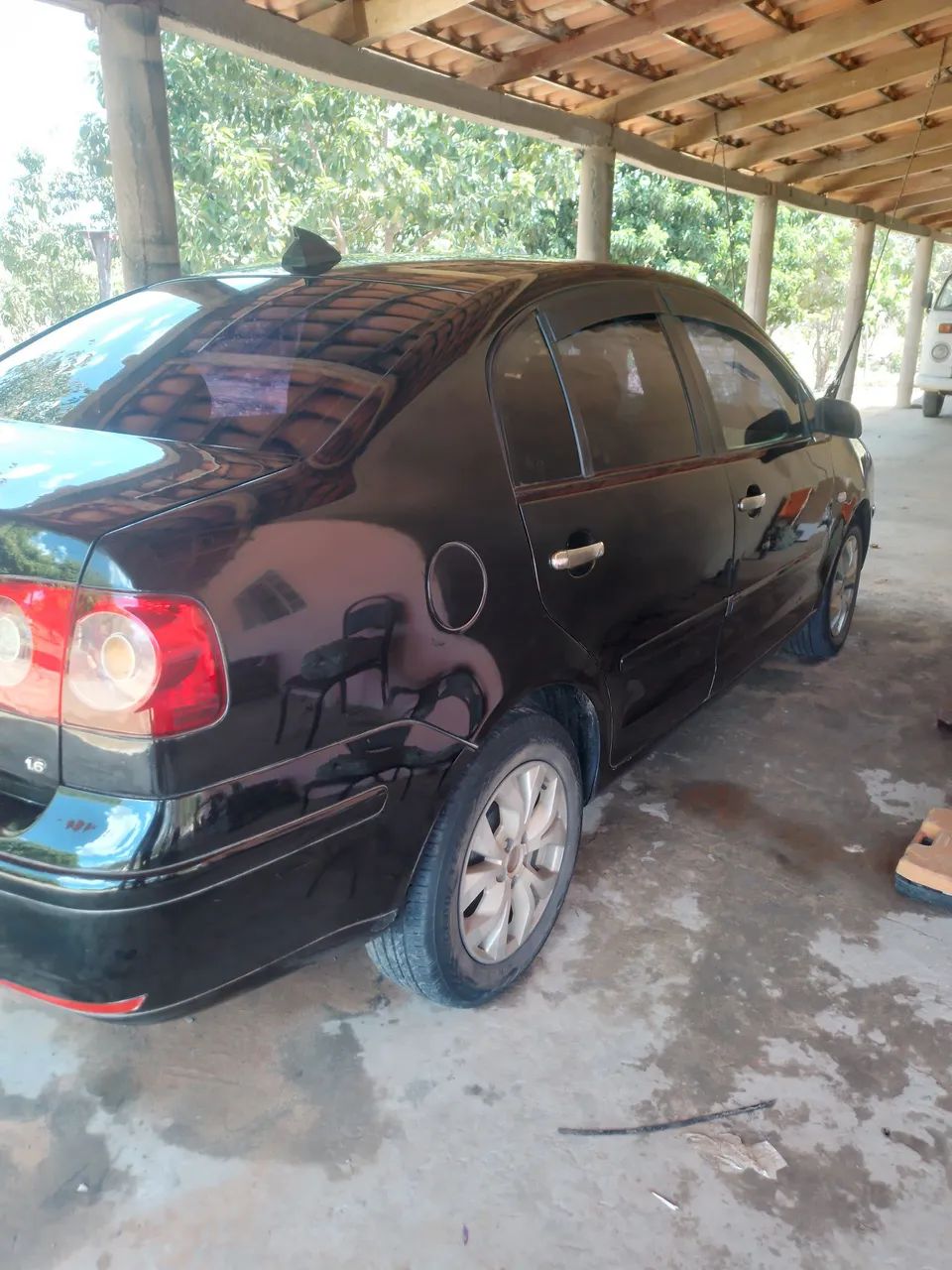 Volkswagen Polo Sed. Comfort. 1.6 MI Tot. Flex 8V 2005