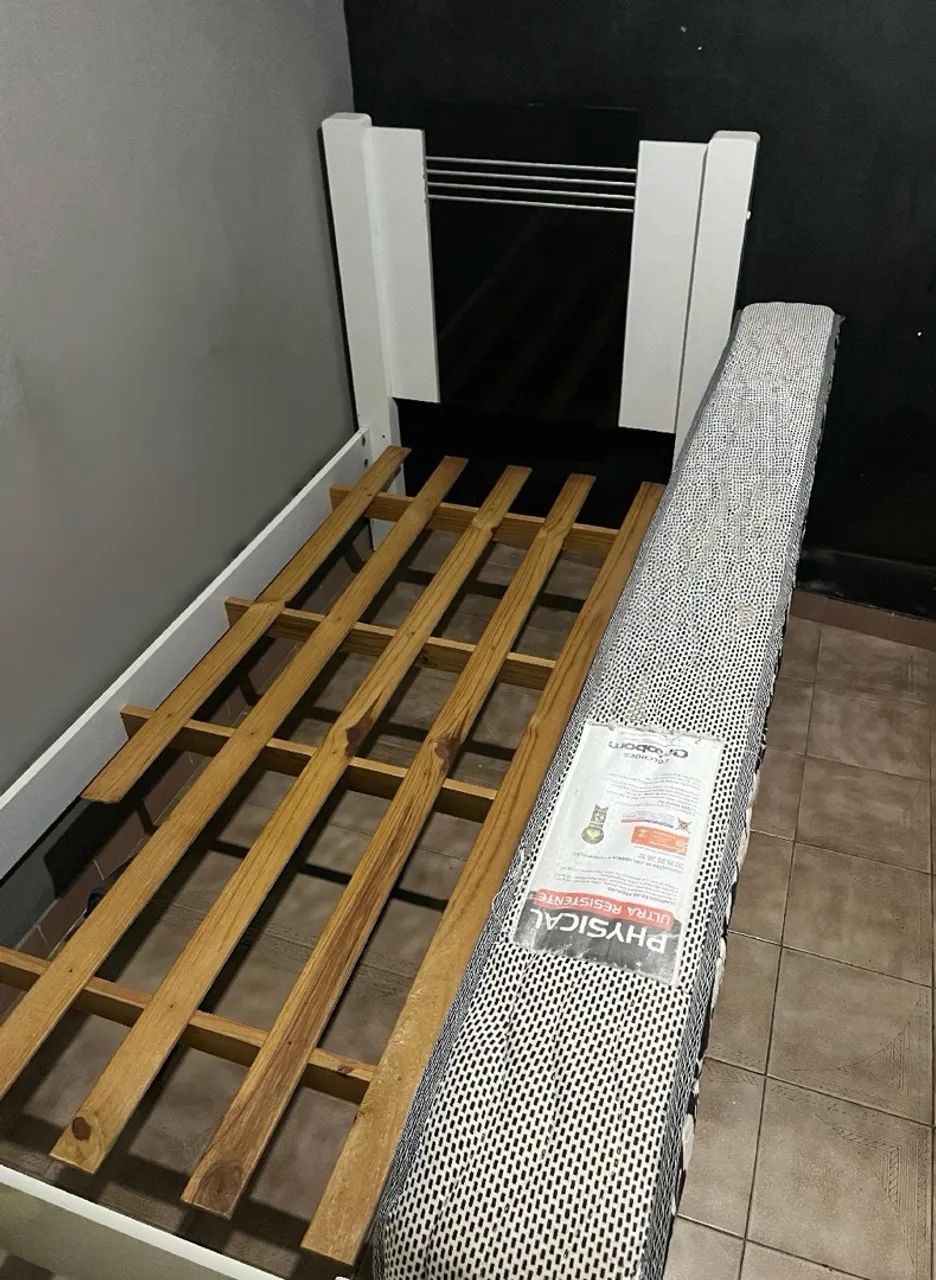 Cama de solteiro + colchão