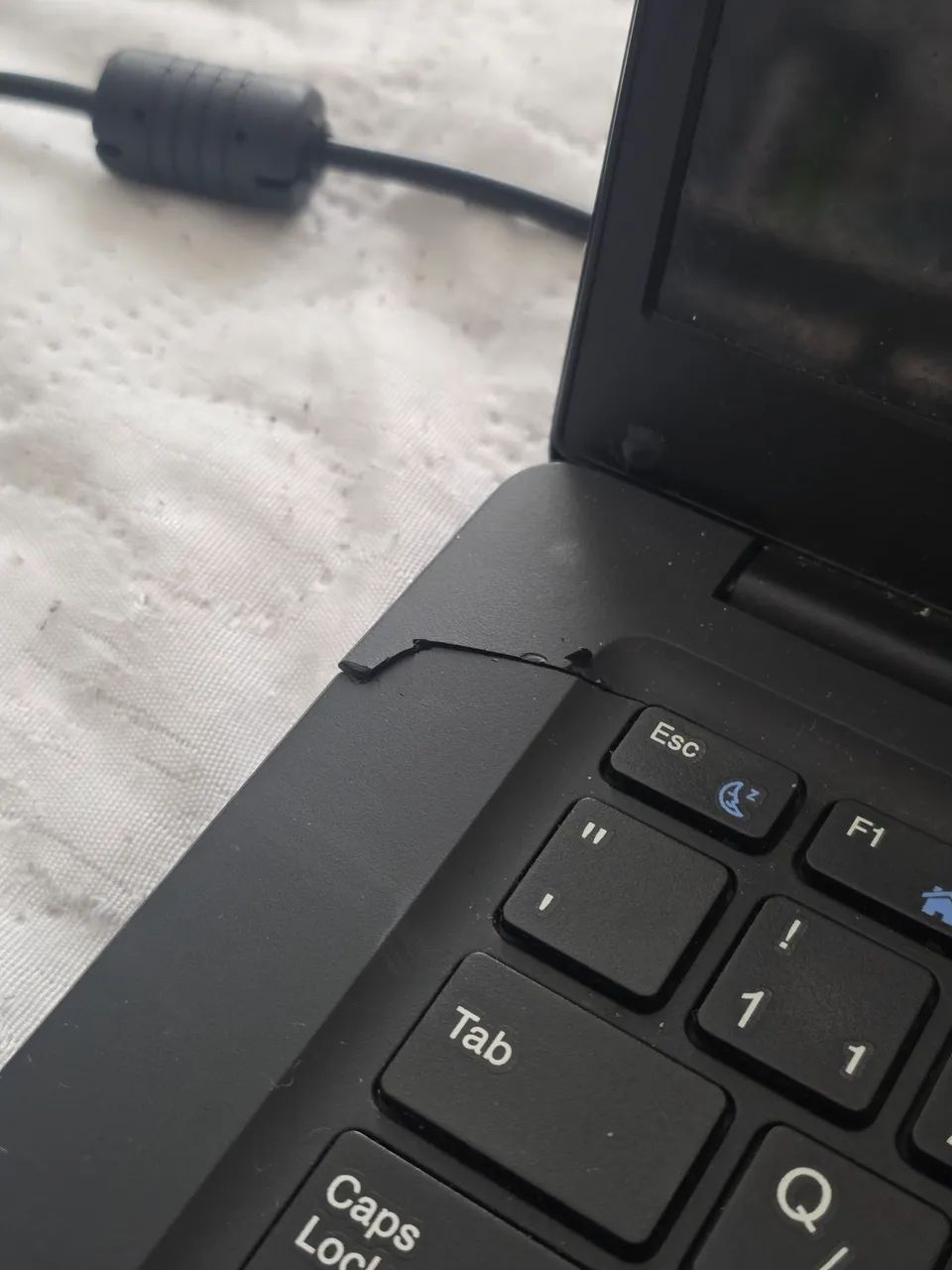 Notebook DATEN Intel Celeron N3350 | 4GB RAM | SSD 120GB | Funciona na tomada - Foto 2