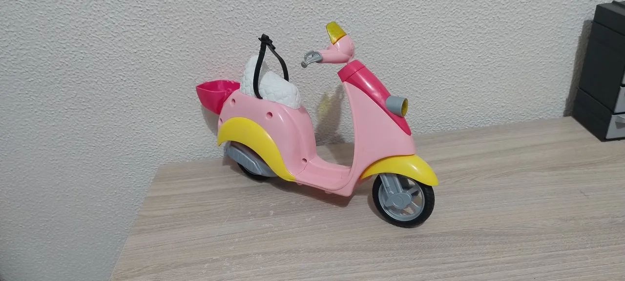 Vespa Scooter Barbie - Mattel - Foto 2