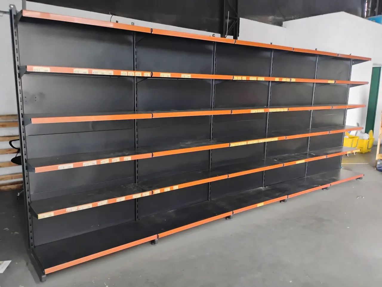 Gôndolas em aço reforçado  - Foto 4