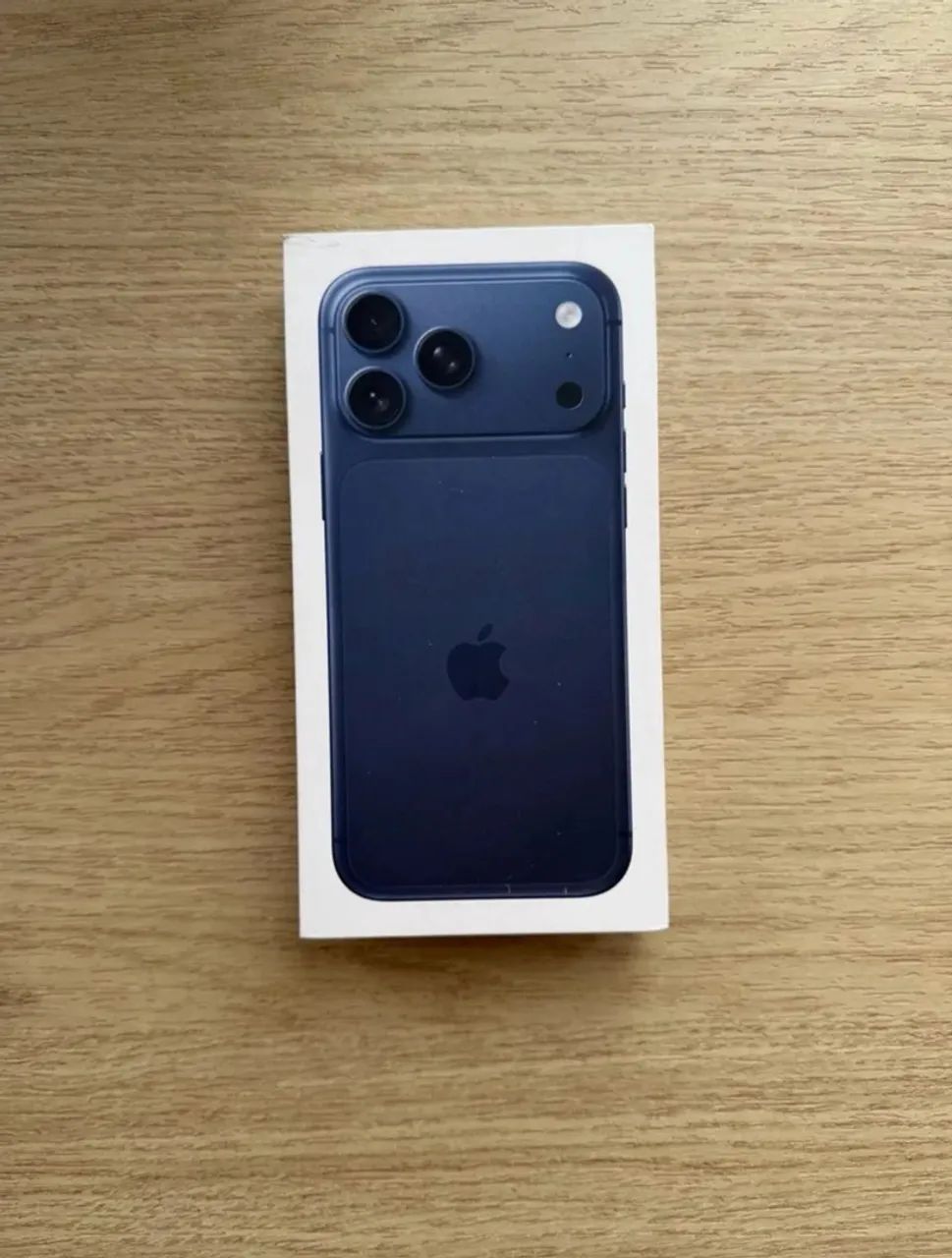 Caixa iPhone 17 Pro Max Azul