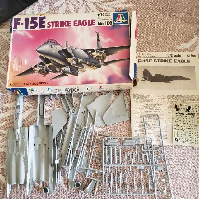 Kit de plastimodelismo Italeri modelo F-15E Strike Eagle escala 1/72 