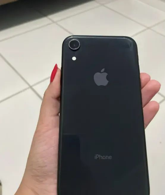 iPhone XR à venda