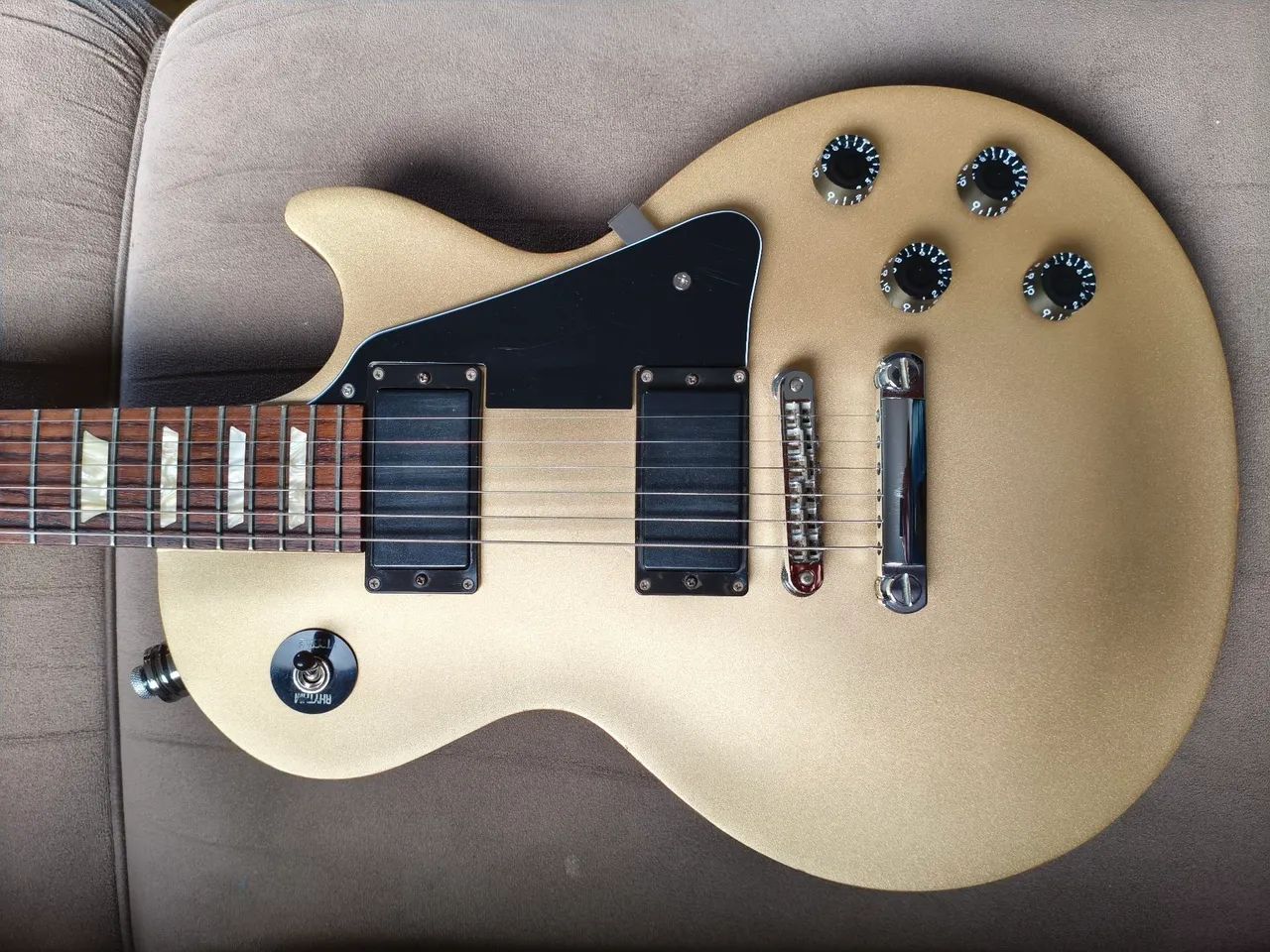 Guitarra Gibson Les paul com case - Foto 3