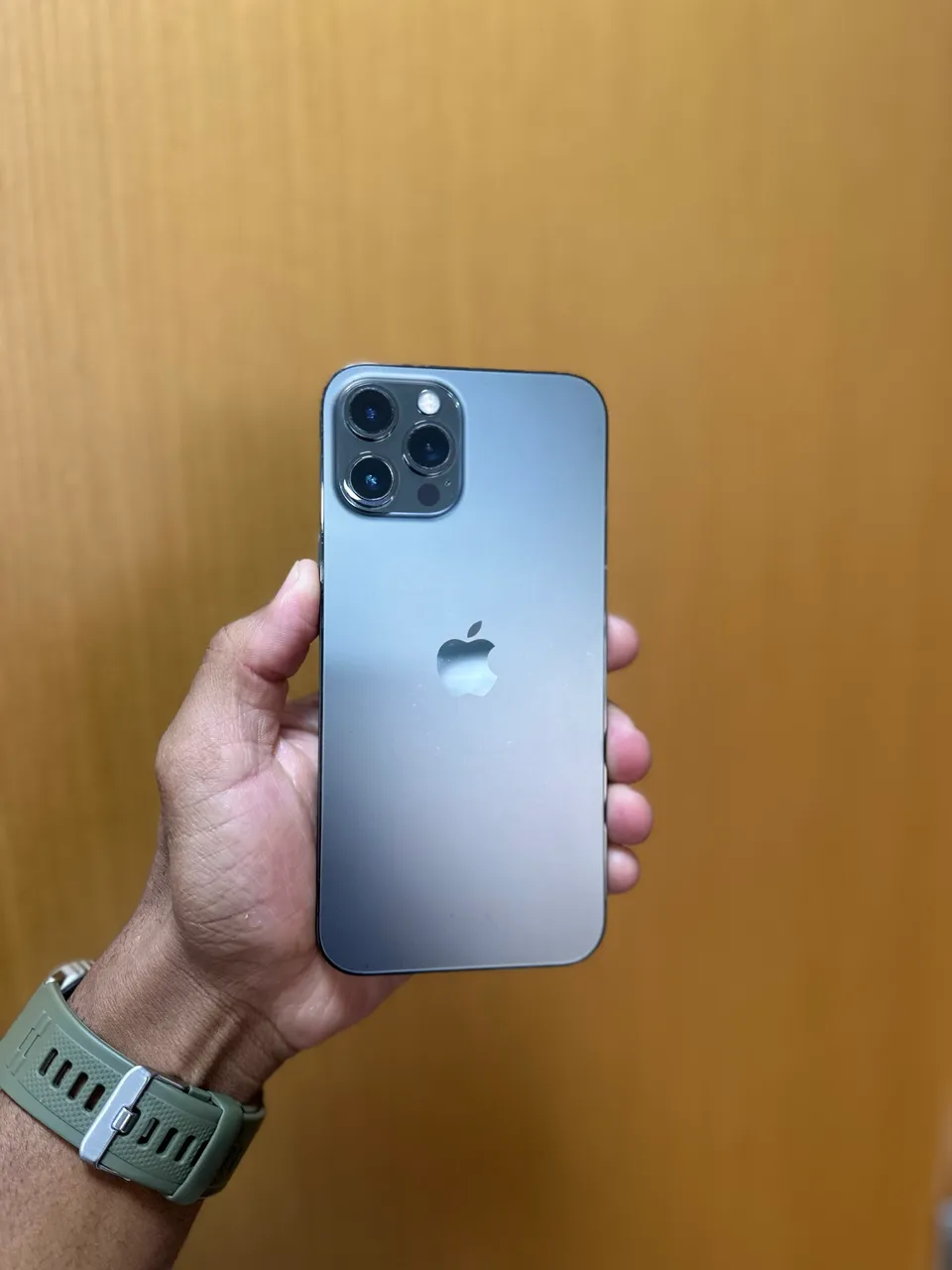 iPhone 12 Pro Max 256GB シルバー バッテリー81% Iphone 12 pró max 256 gigas 81% bateria - Celulares e Smartphones