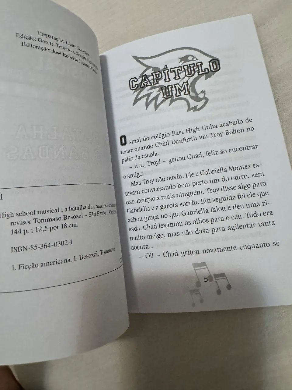 Kit antigo fã de High School Musical, livro + radinho - Foto 5
