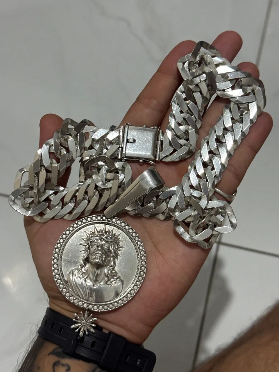 Cordão de prata 20mm com pingente grande 