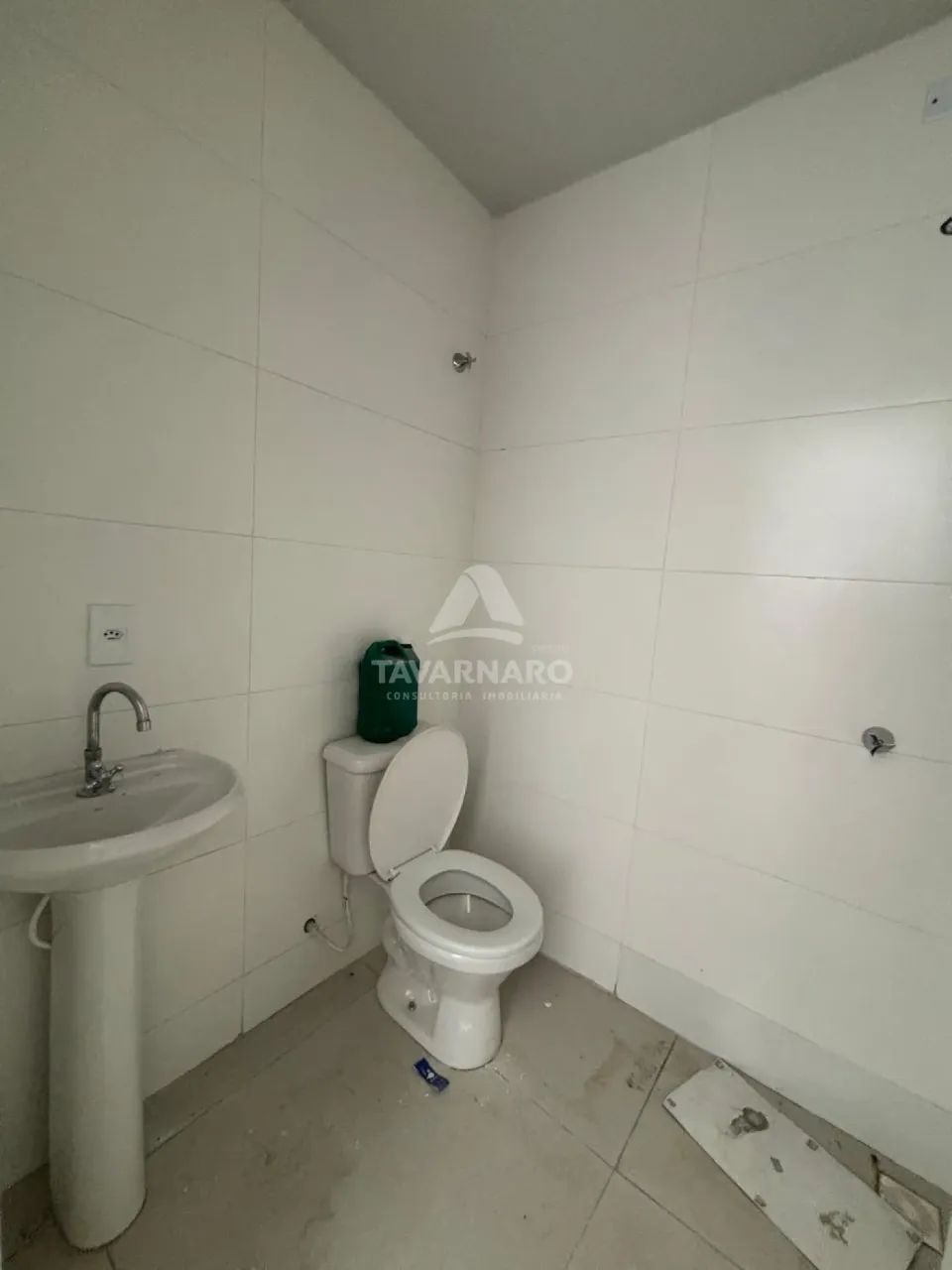 Excelente Espaço Comercial com Pé Direito Alto e Estacionamento Próprio! - Foto 3