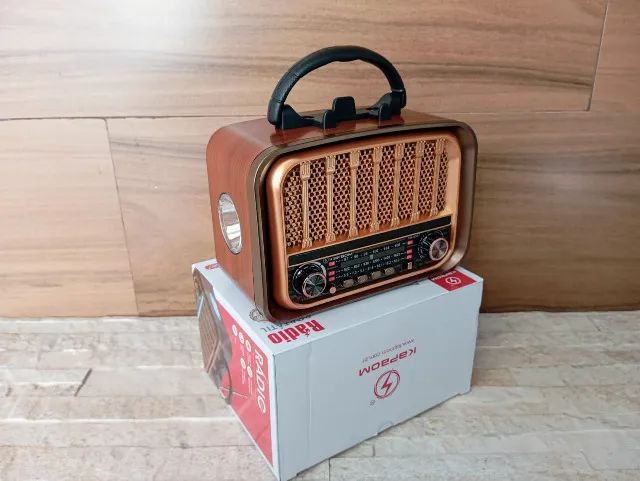 Rádio Portátil Bluetooth com Lanterna FM e Pendrive - Foto 2