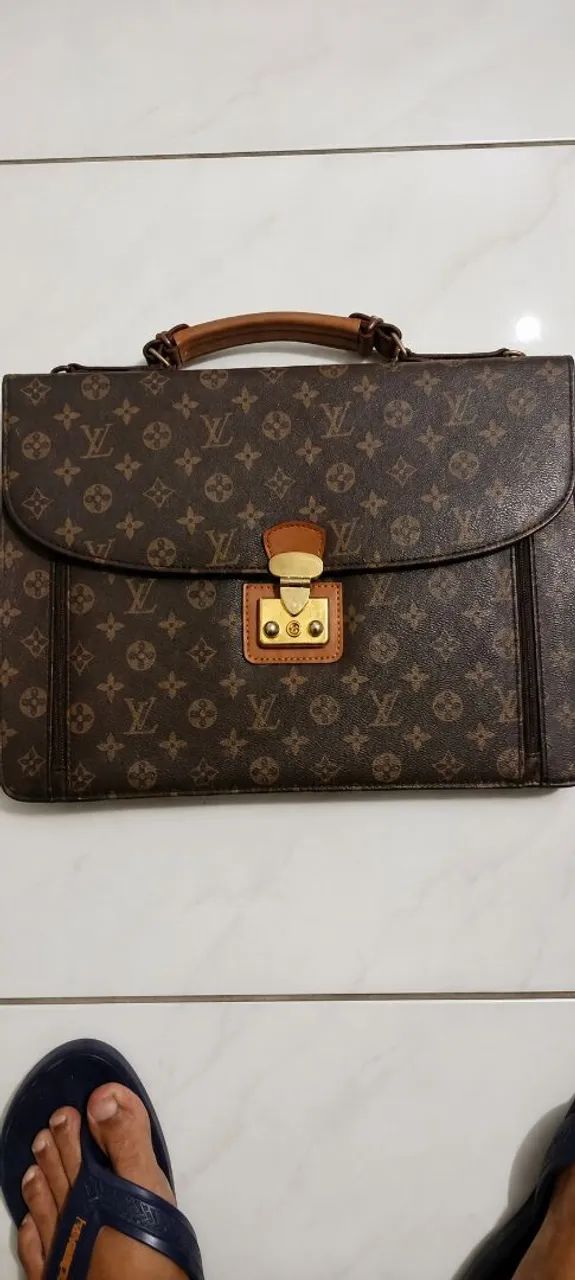 Pasta executiva louis vuitton