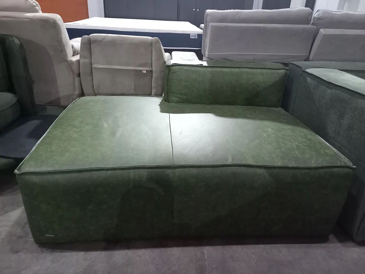 Sofá Mensa em Couro Verde - Foto 4