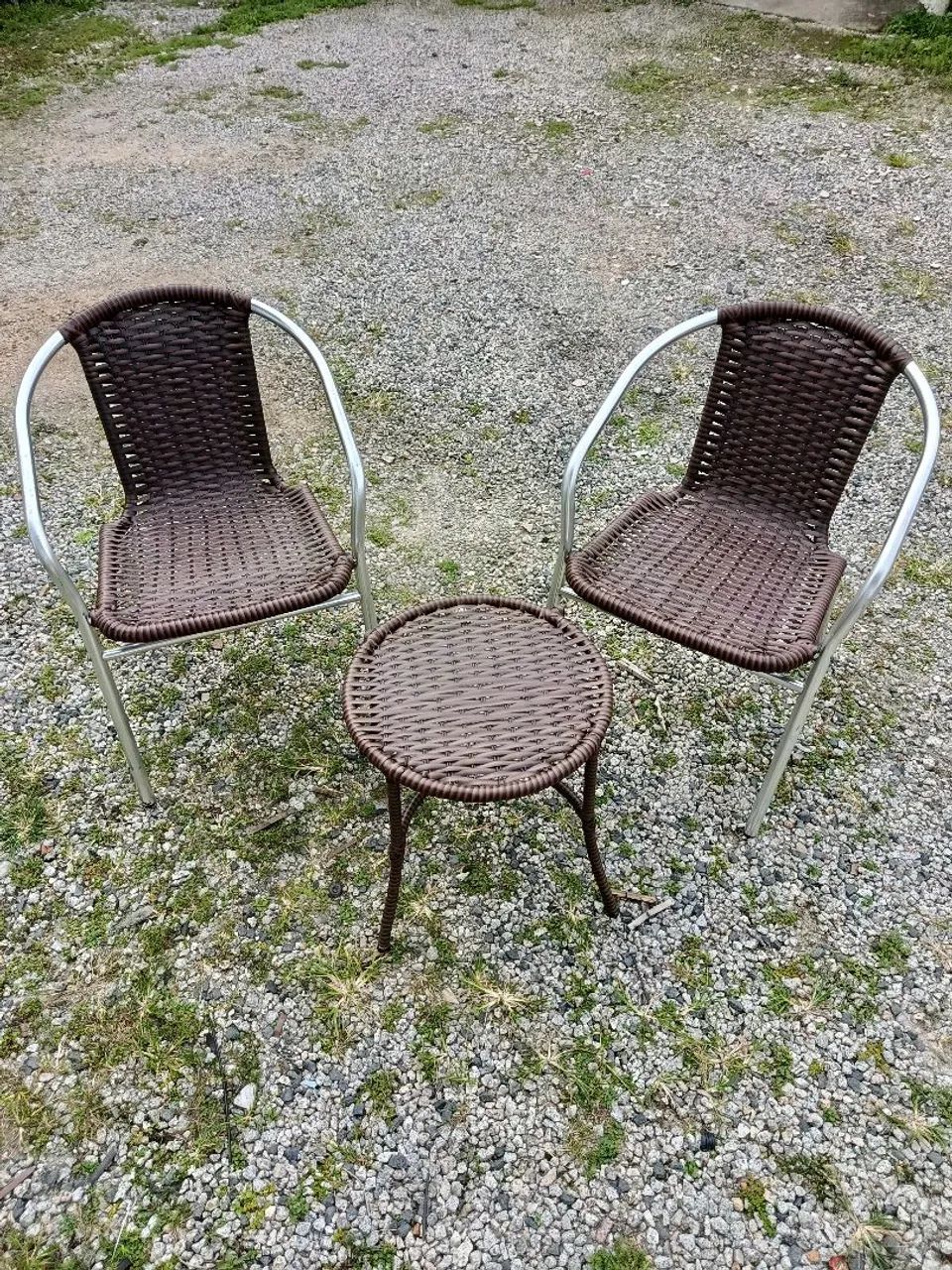Vendo 4 cadeira ir uma mesinha  - Foto 2