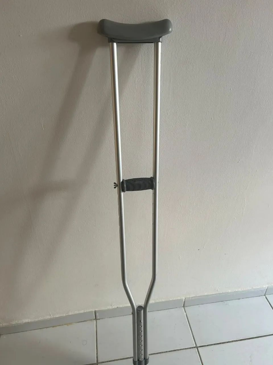 Muleta e bota ortopédica  - Foto 4