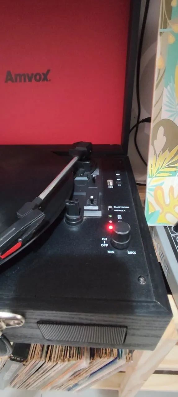 Vitrola Amvox com bluetooth