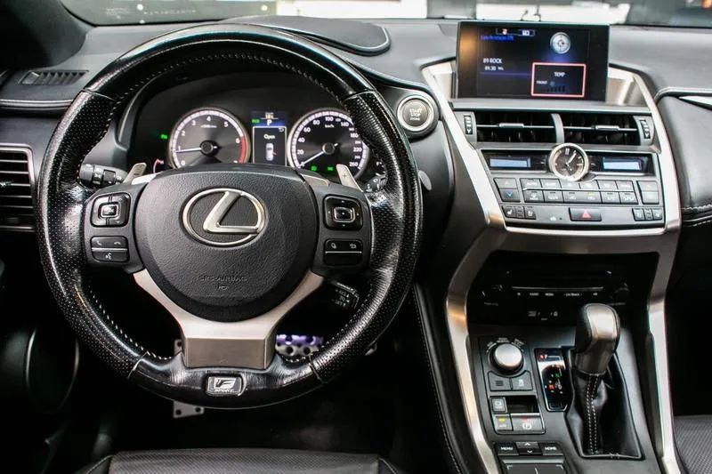 Lexus NX-200t F-sport 2.0 16V 238cv Aut., foto 10 de 20