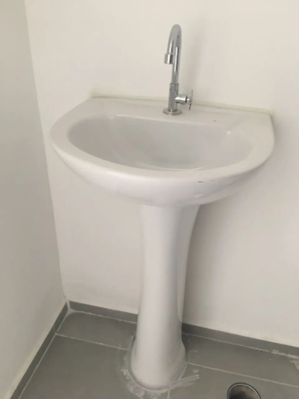 Pia de banheiro nova