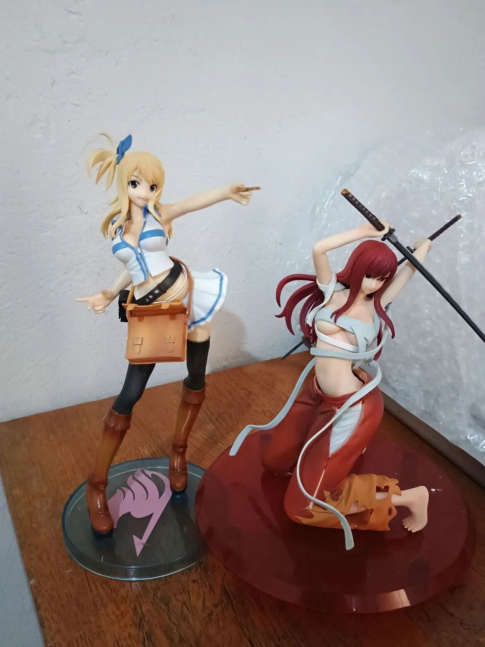 Figures Erza e Lucy - Fairy Tail