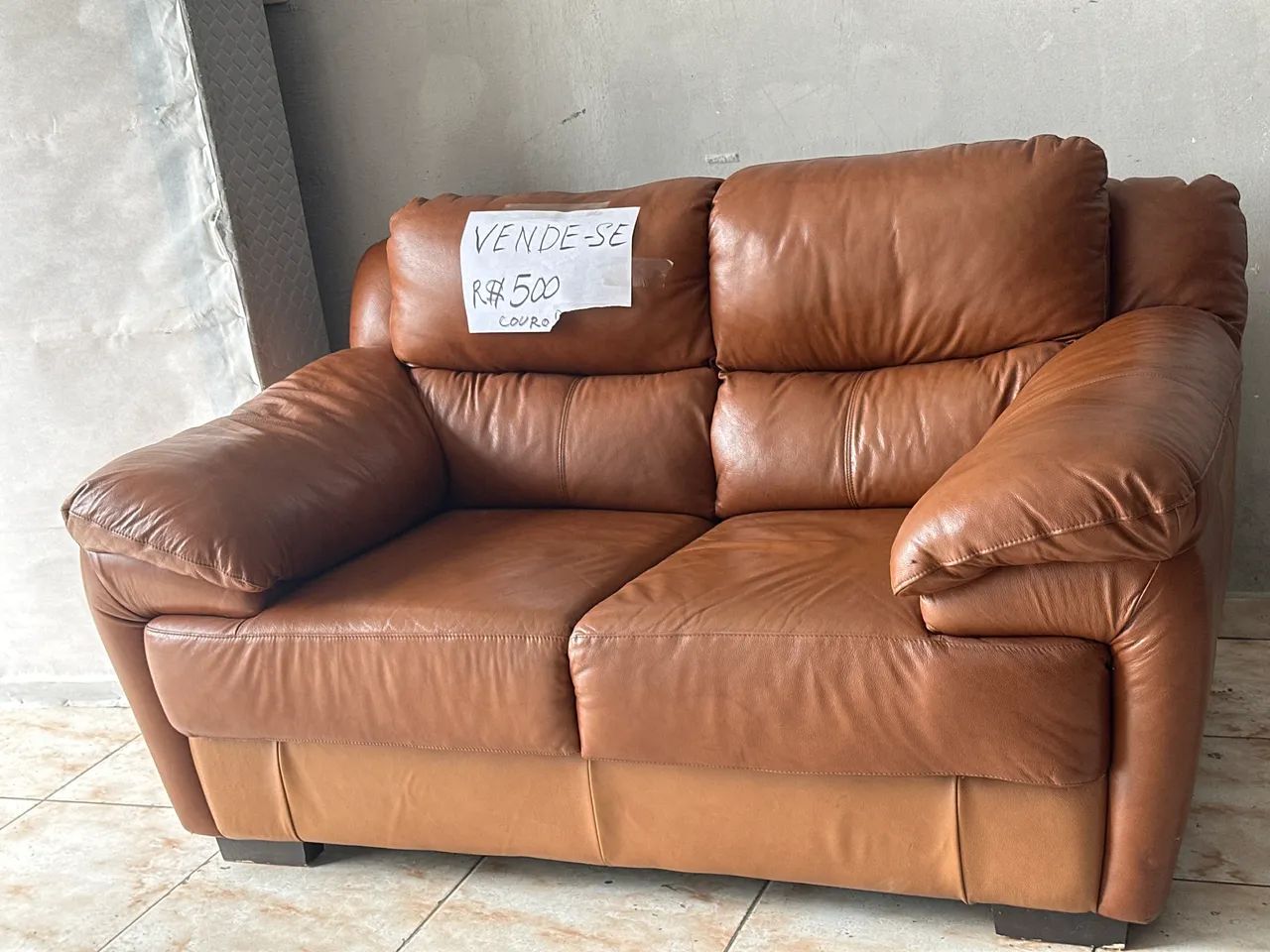 Sofá de couro 