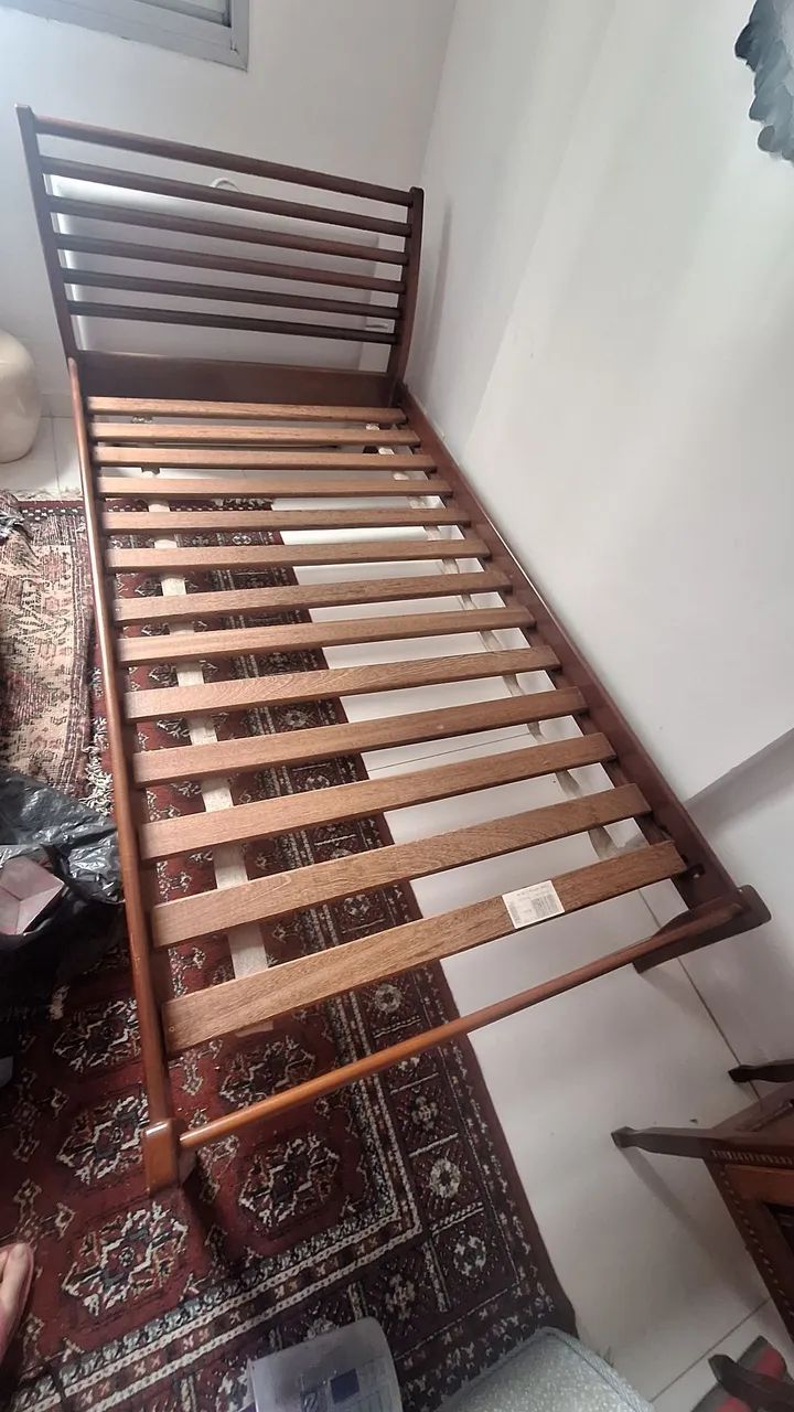 Cama solteiro madeira maciça Tok Stok 