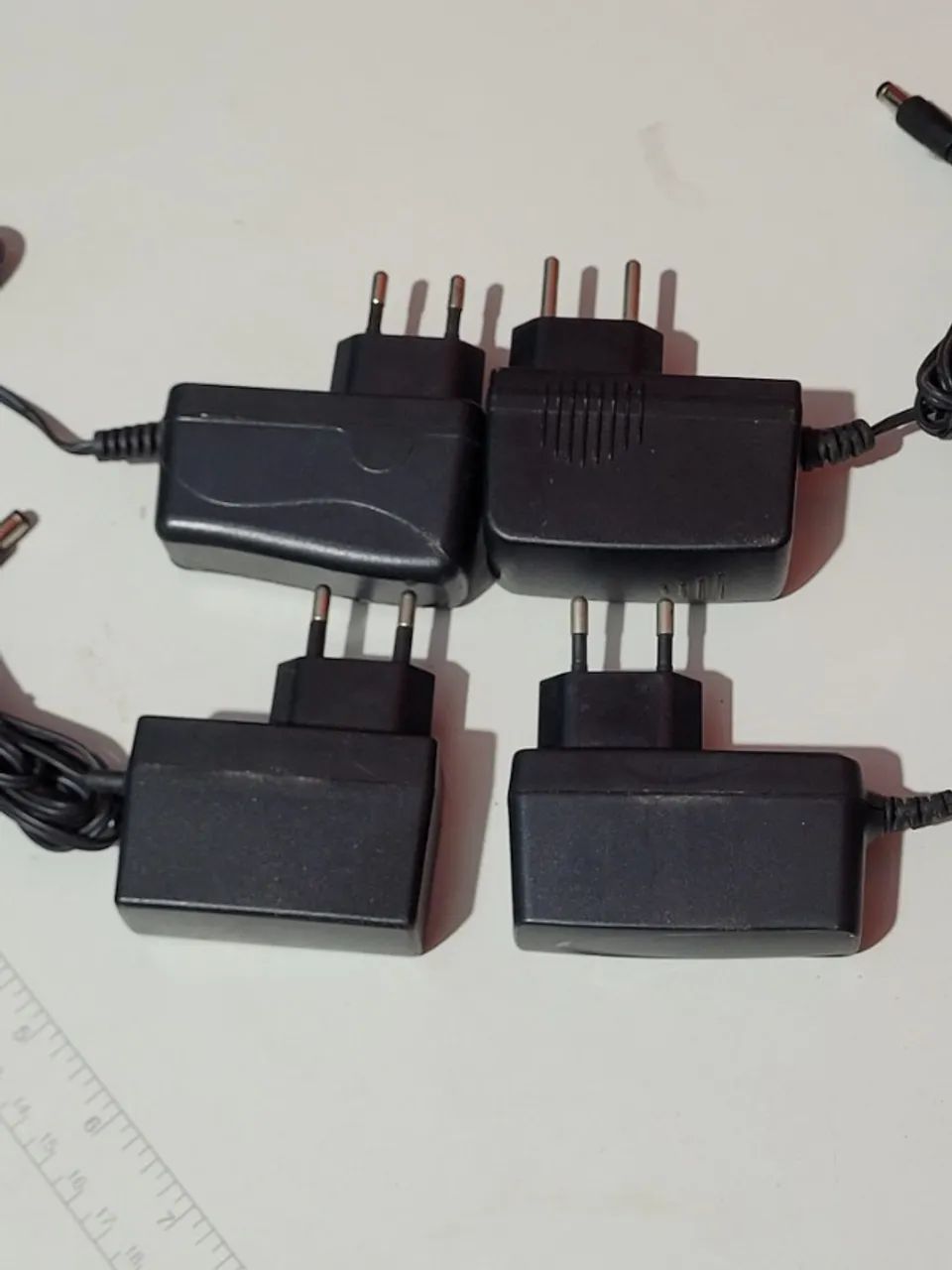 lote com 4 fontes de alimentação de 12V 