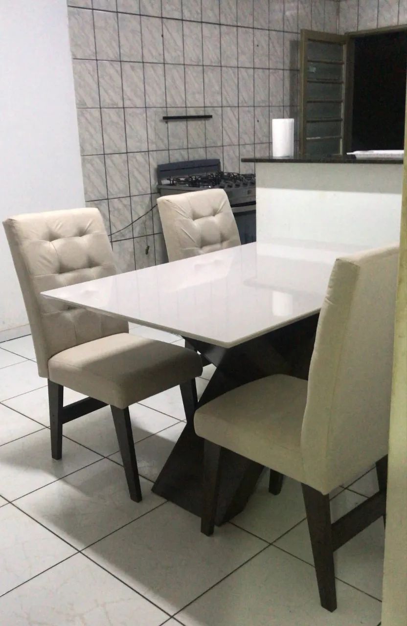 Vendo mesa de jantar 4 cadeiras  - Foto 3