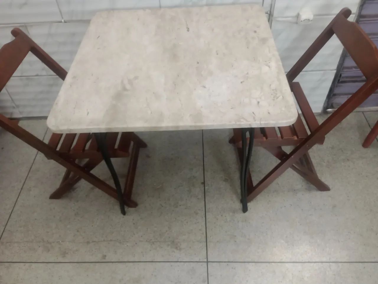 Mesa tampo de pedra travertino 