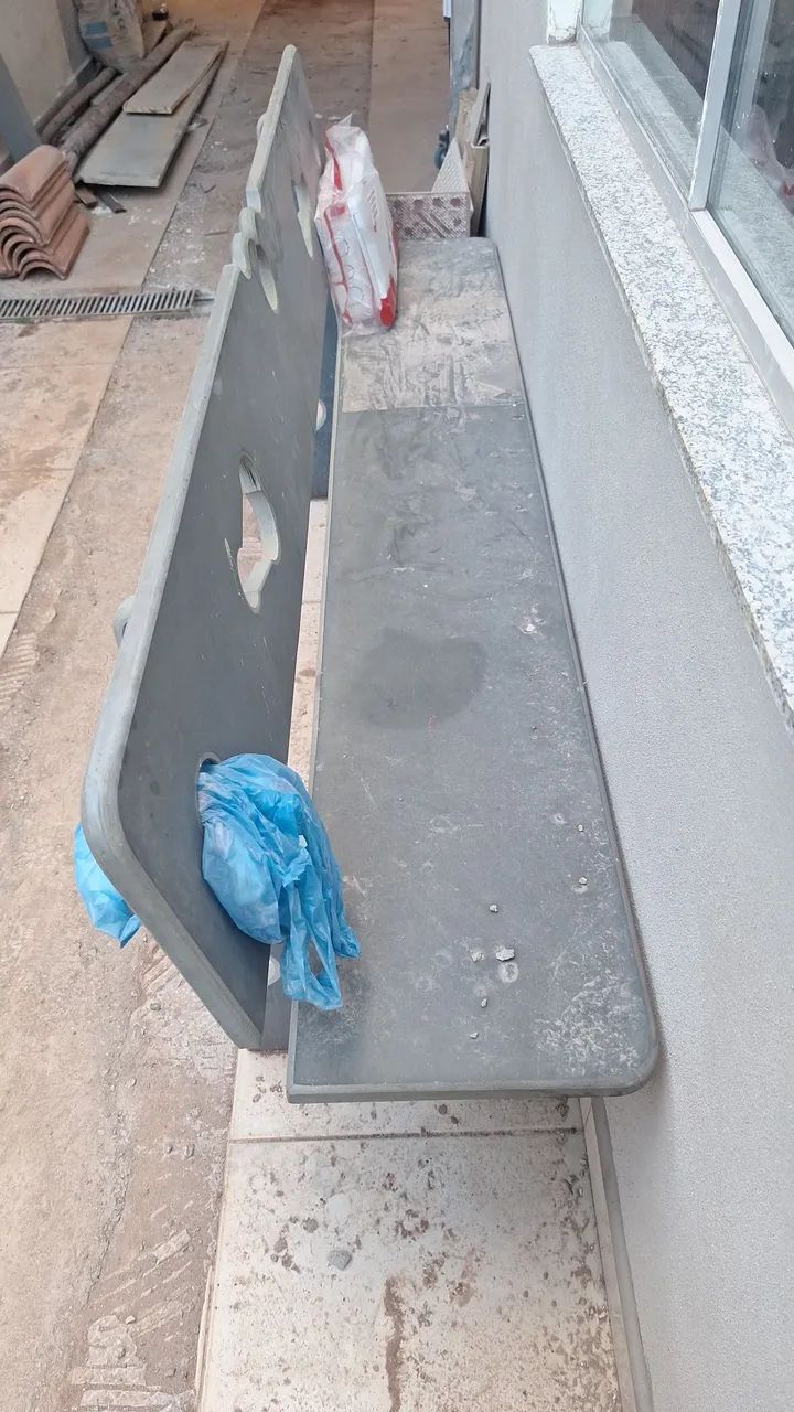 Vendo banco d ardósia usado excelente estado