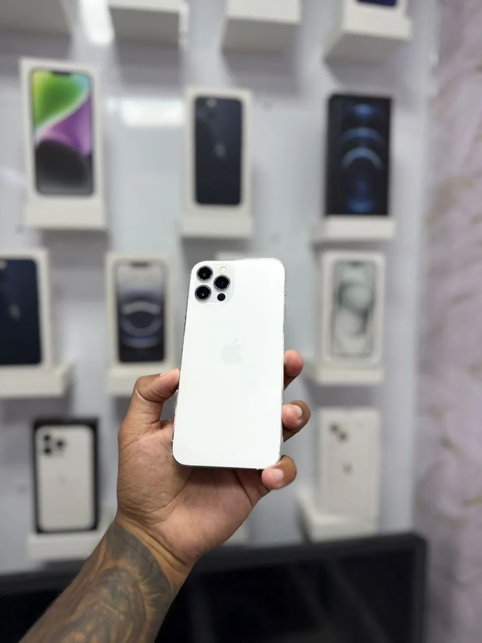 IPHONE 12 PRO 256GV<br>R$ 2.299,00 MUITO TOP
