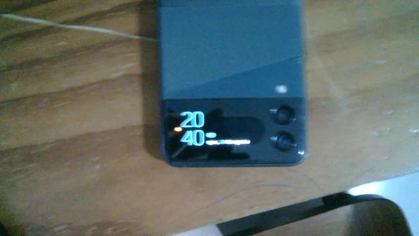 Galaxy Z flip 3 com defeito - Foto 5