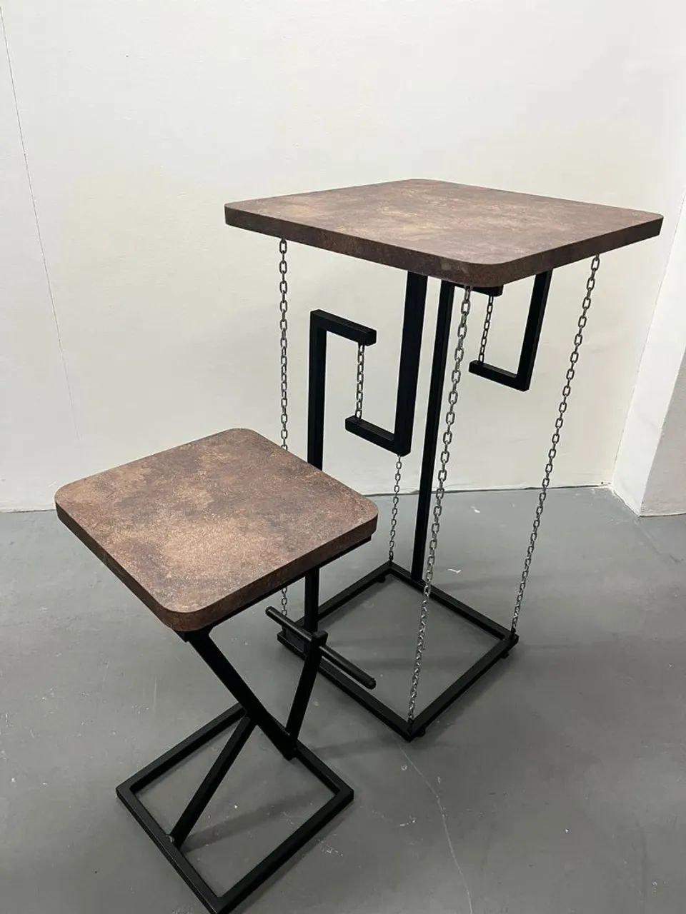 Mesa Bistrô com 3 Banquetas, peça única e exclusiva, 60x60 - Foto 3
