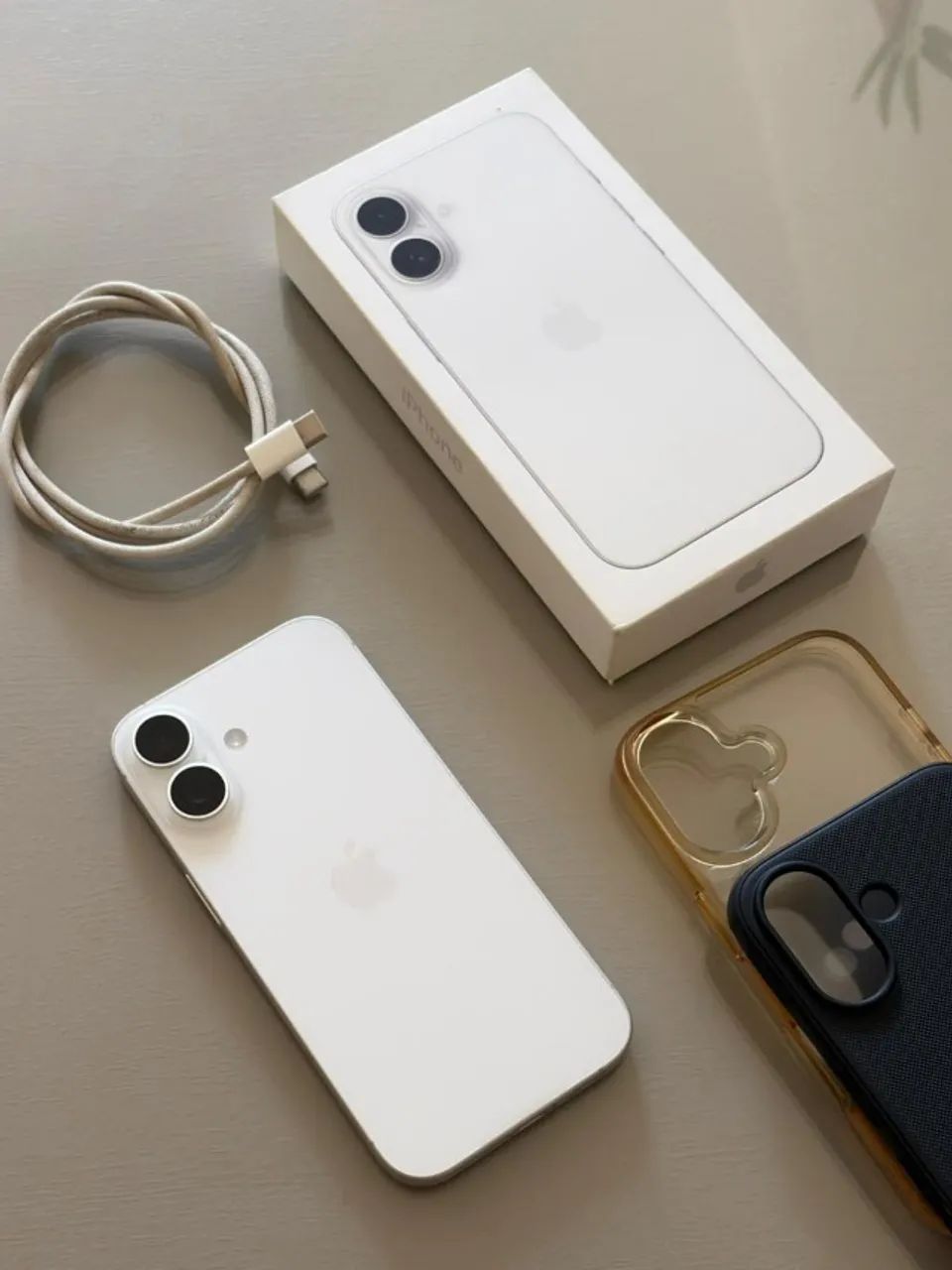 iPhone 16 Branco impecável - Foto 2