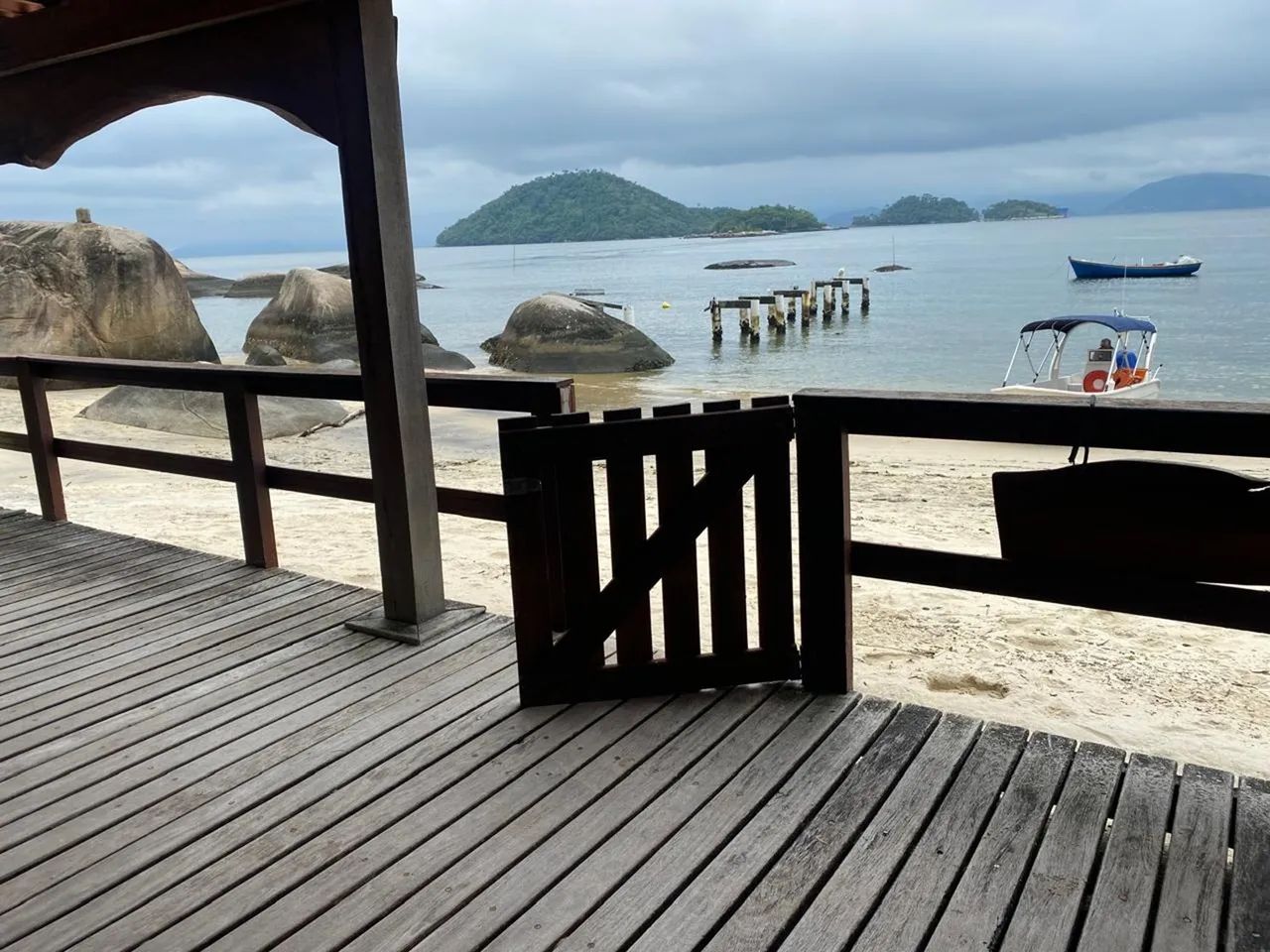 CASA ILHA DE JAGUANUM - ITACURUÇÁ 