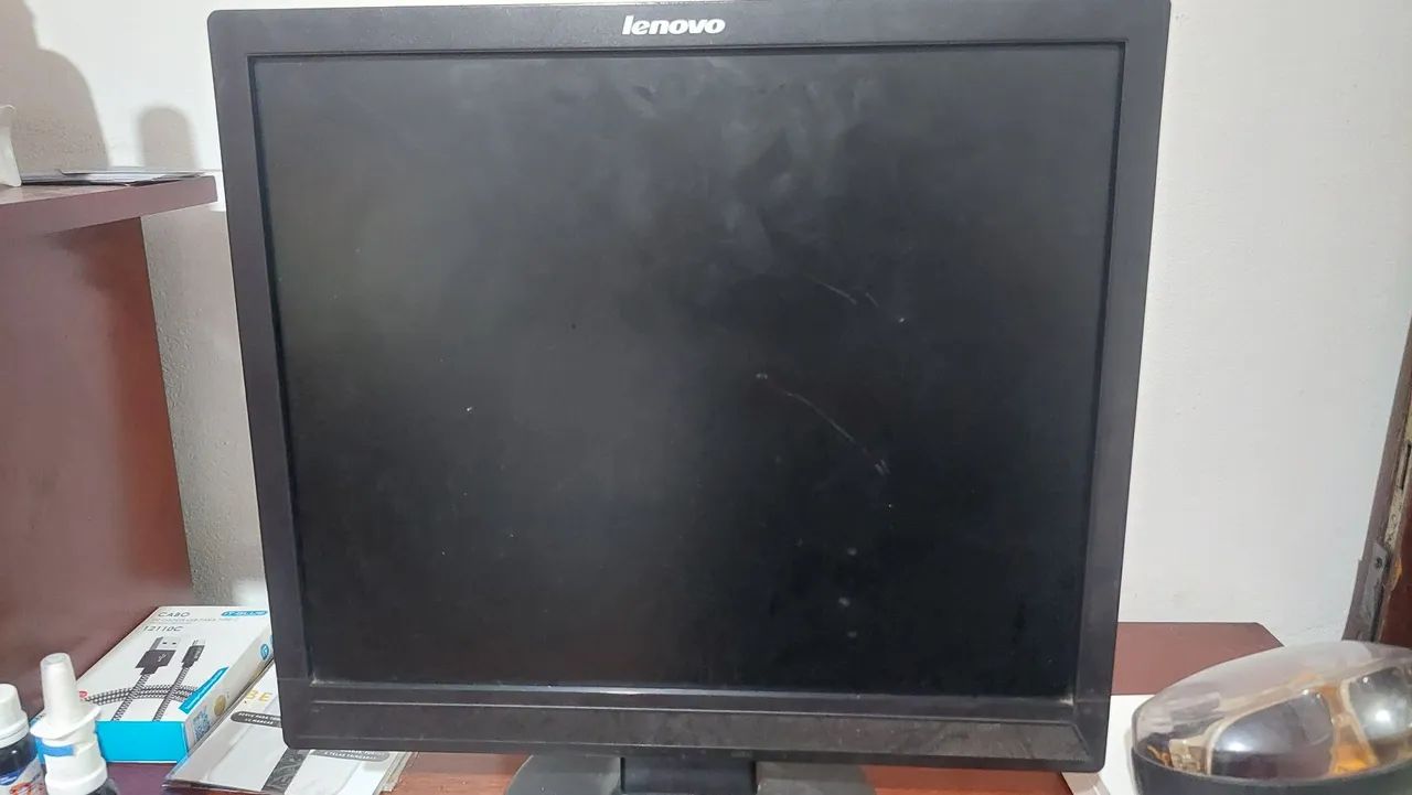 Monitor Lenovo 17 polegadas