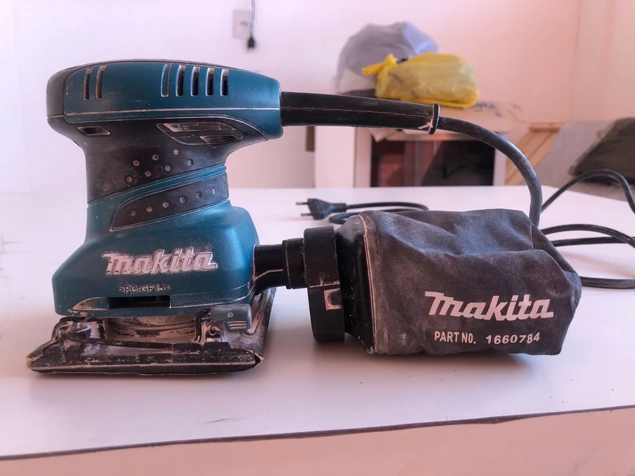 Lixadeira orbital Makita Bo 4556 