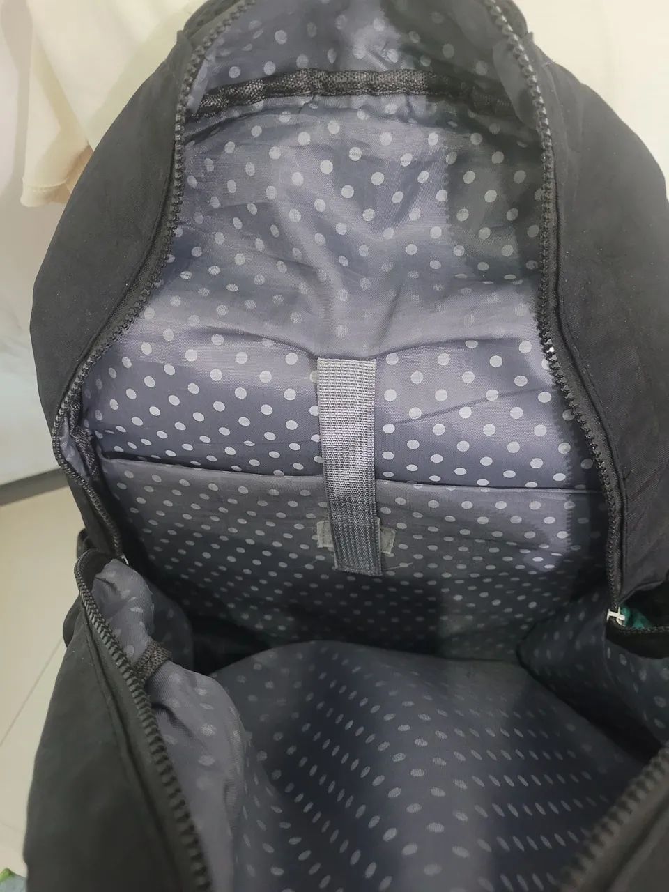 Mochila juvenil preta com estojo - Foto 4