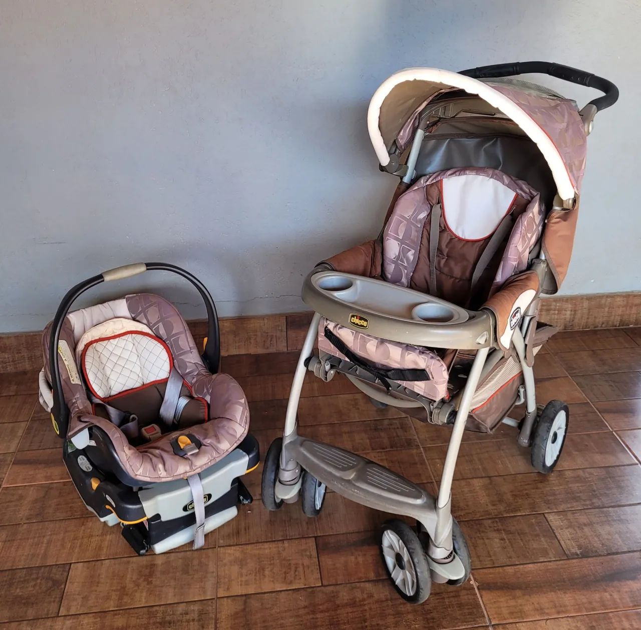 Carrinho e bebê conforto 